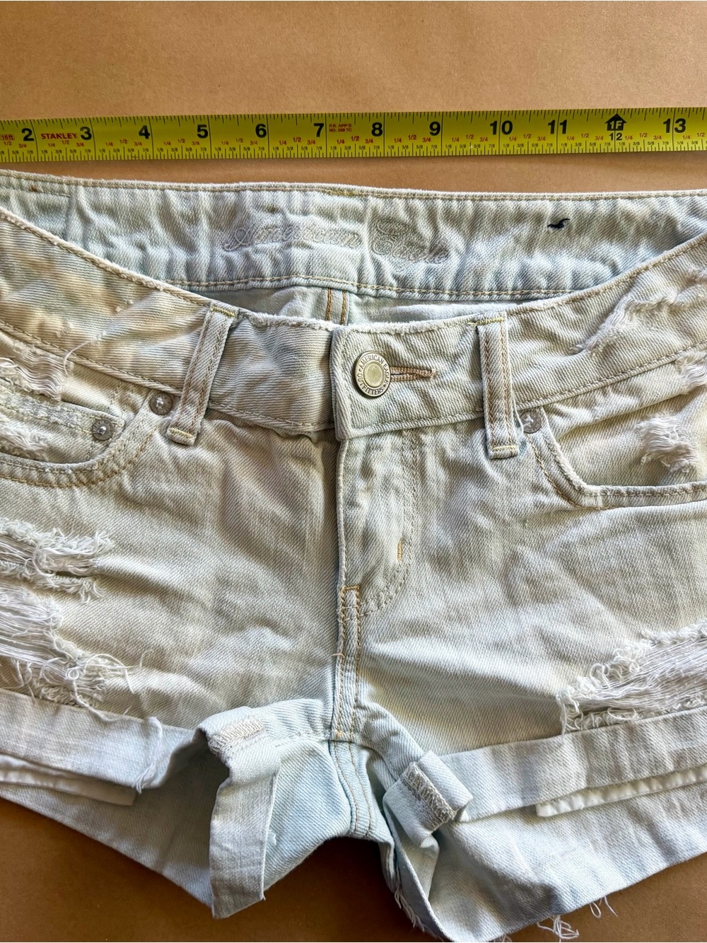 American Eagle Outfitters Distressed Denim Shorts Light Wash Size 4